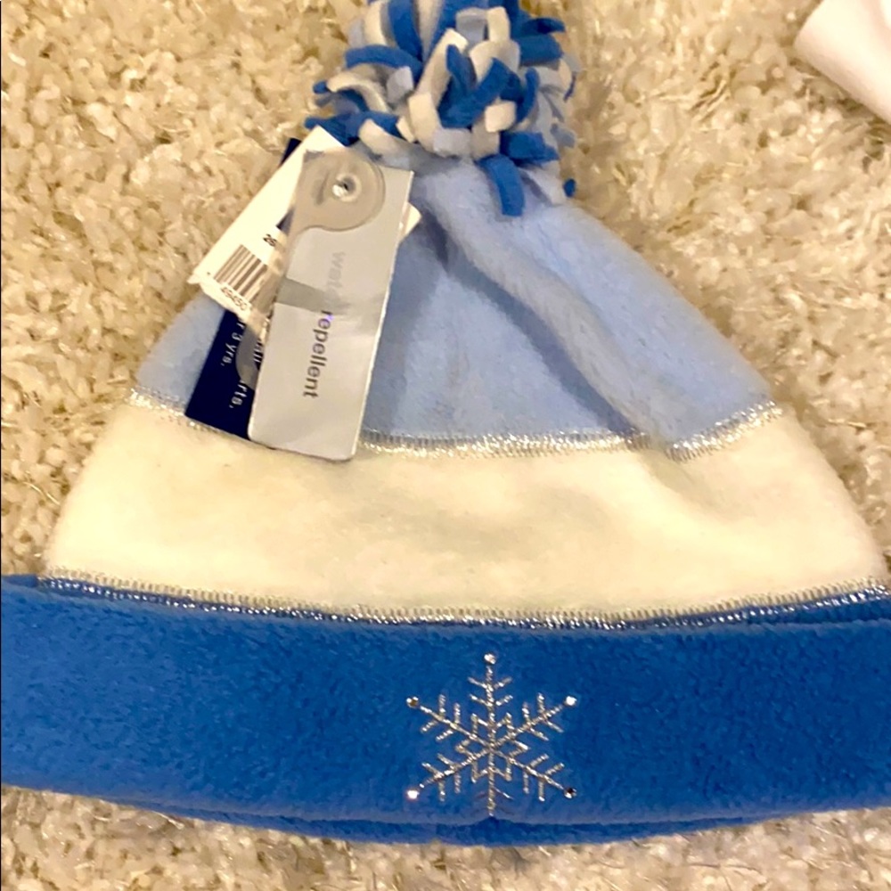 Snow Flake Pom Pom Beanie